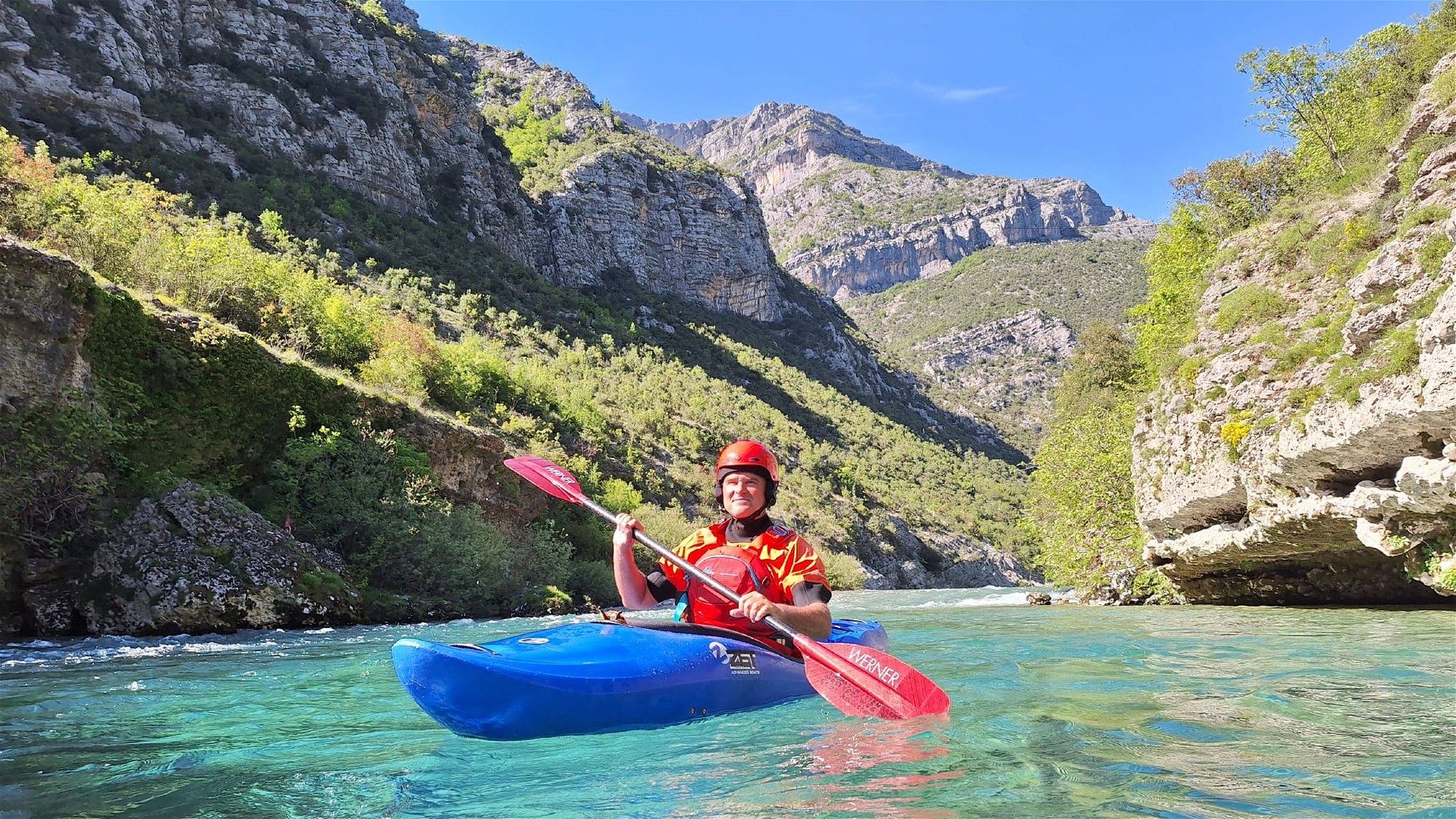 Cijevna (me) - glasklarer Fluss in Montenegro