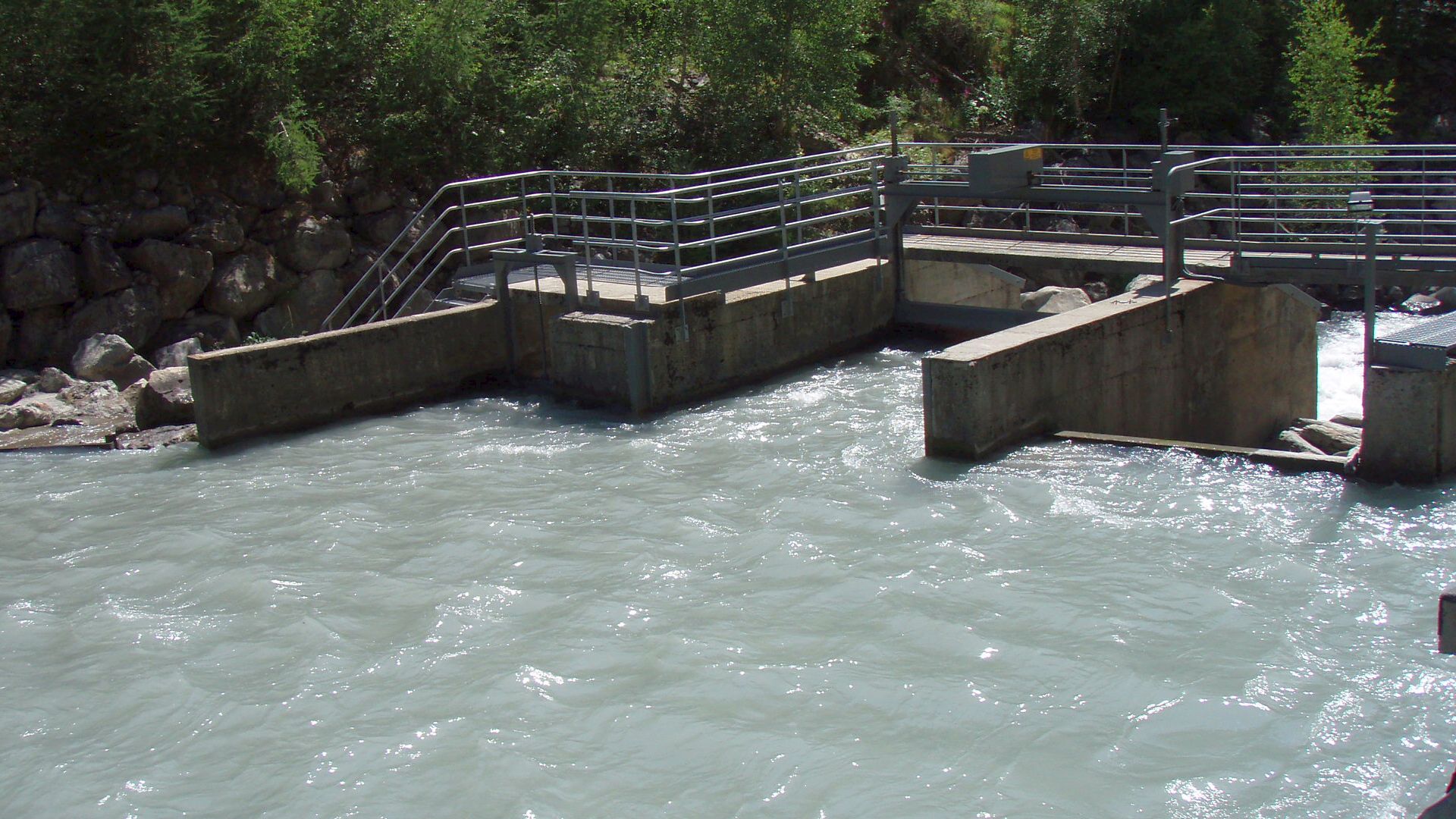 Kajak, Fluss Romanche, Abschnitt La Grave - Staumauer Wehr am Ausstieg 
