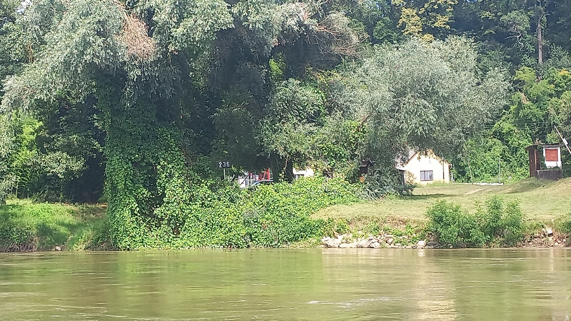 © Dieter K. 20.7.23 Kajak, Fluss Mur (Mura), Abschnitt Sveti Martin na Muri - Mündung in Drau Drau km 236 beim Bahnhof Őrtilos in Ungarn