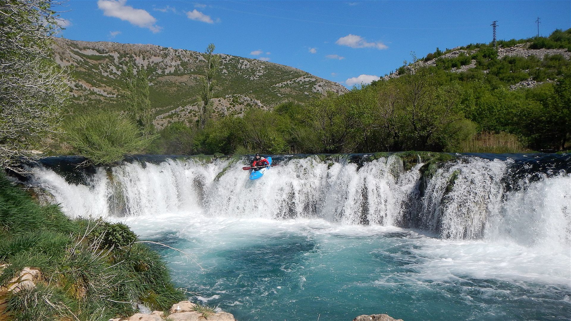 🛶 Marion M. (© Ilse E. 9.4.17) Kajak, Fluss Zrmanja, Abschnitt Kaštel Žegarski - Berberi (Große Schlucht) Ogarov buk 🛶 Marion M.