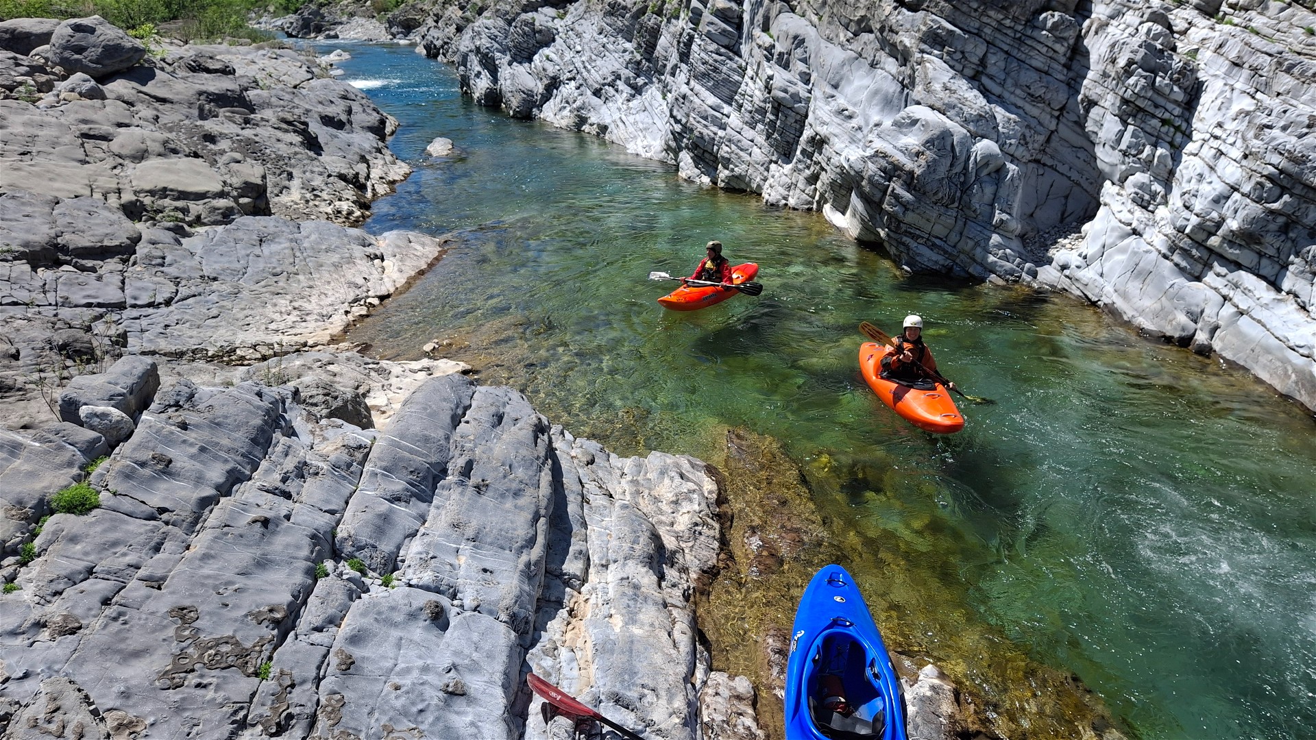 © Thomas R. 26.4.26 Kajak, Fluss Kir, Abschnitt Prekal - Canyon erster Canyon