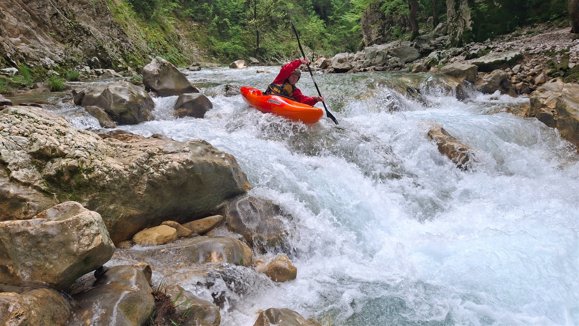 Kajak, Fluss Acheron, Abschnitt Vrysoula - Glyki (Weiße Schlucht) Stufen 