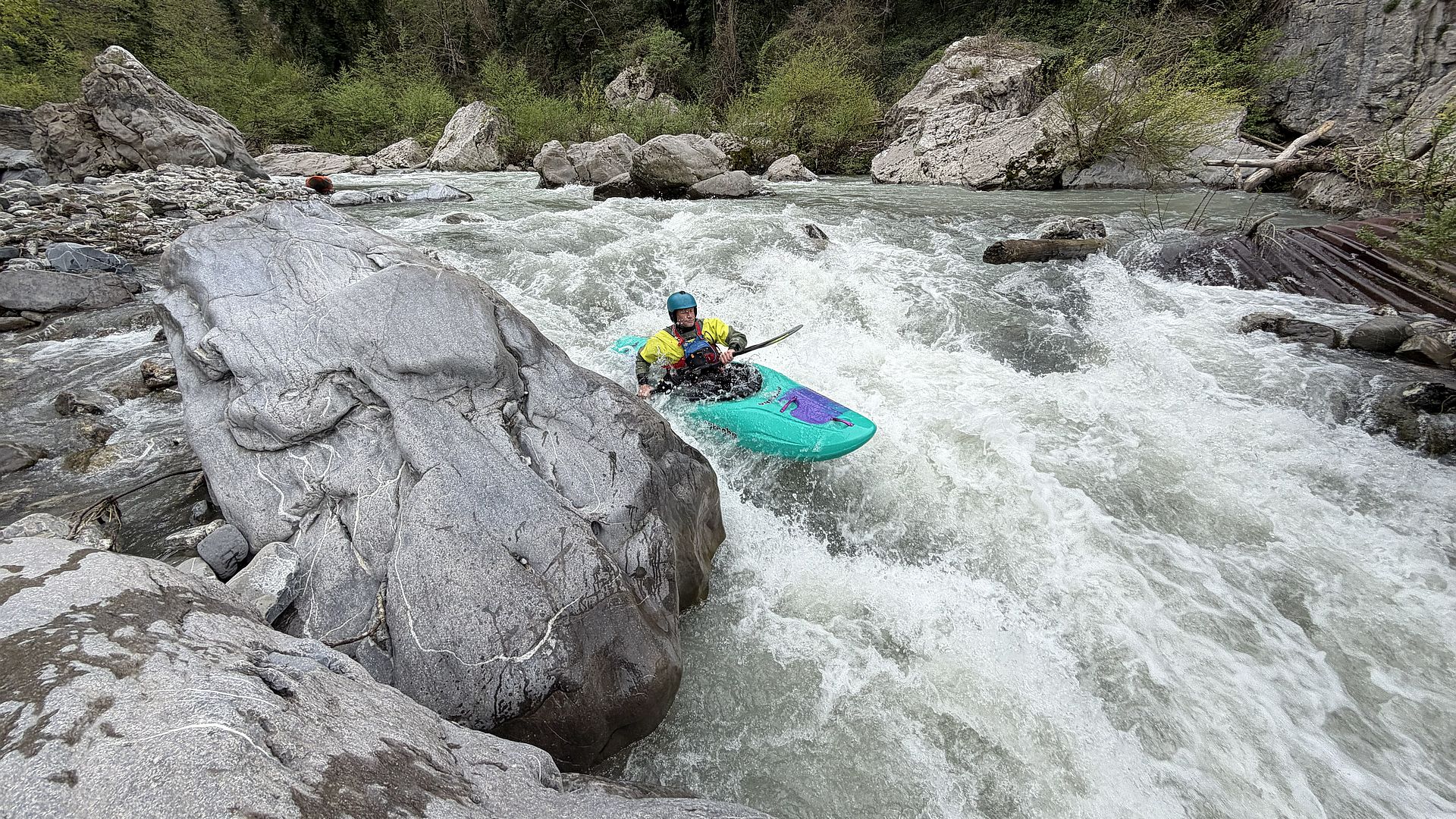 Kajak, Fluss Noce Lucano, Abschnitt Lauria - Parruta Anfahrt enge Durchfahrt 