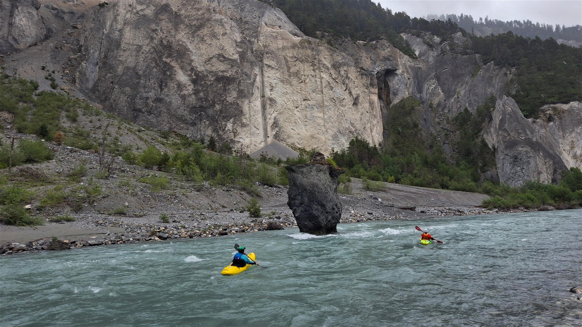 Kajak, Fluss Vorderrhein, Abschnitt Ilanz - Reichenau Kurz vor Versam 