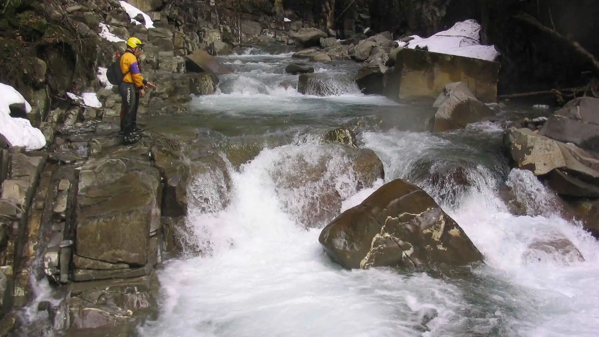 Kajak, Fluss Frutz, Abschnitt Kernschlucht am Beginn des Kernbereichs 