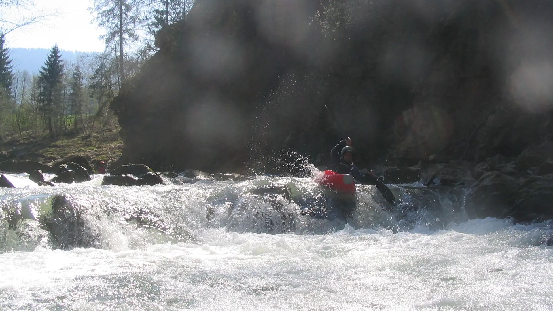 Kajak, Fluss Weißach, Abschnitt Hasenbrücke - Zwing (Kleine Weißachschlucht) schöne Stufe 