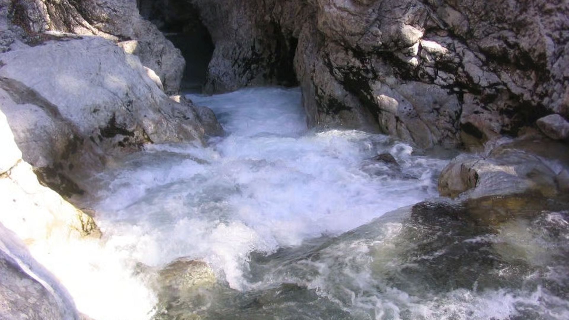 Kajak, Fluss Ostrach, Abschnitt E-Werk - Hinterstein (Aueleschlucht) Klammeingang 