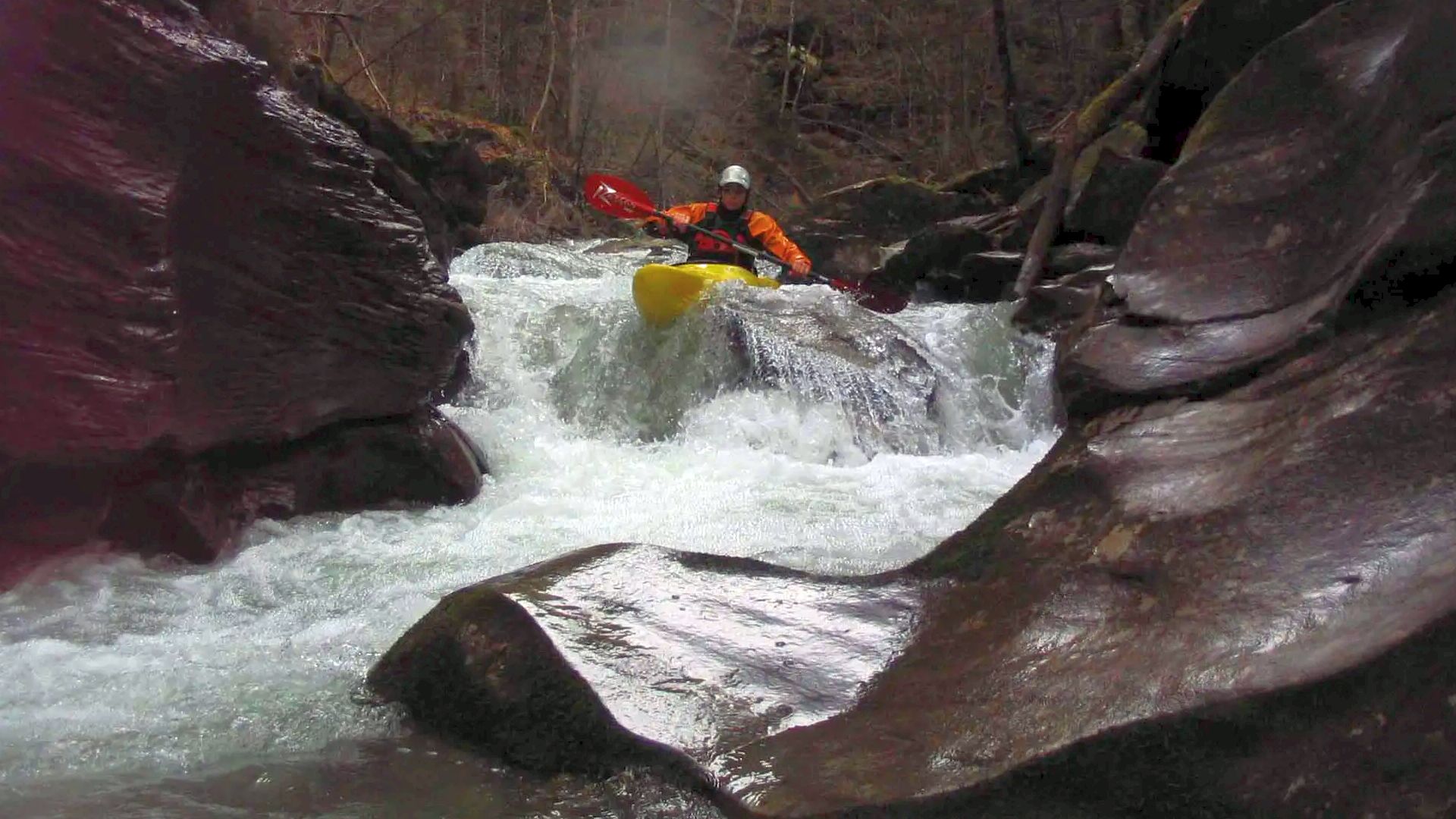© Christian P. 14.4.08 Kajak, Fluss Necker, Abschnitt Vordernecker - Schwanzbrugg (Oberste) viel Grundgestein