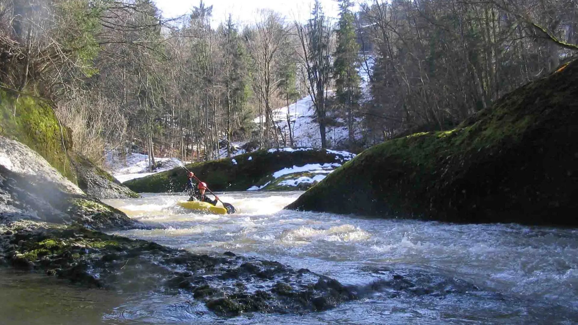 Kajak, Fluss Sitter, Abschnitt Appenzell - Haslen (Obere Sitterschlucht) kurze Schluchtstrecke 