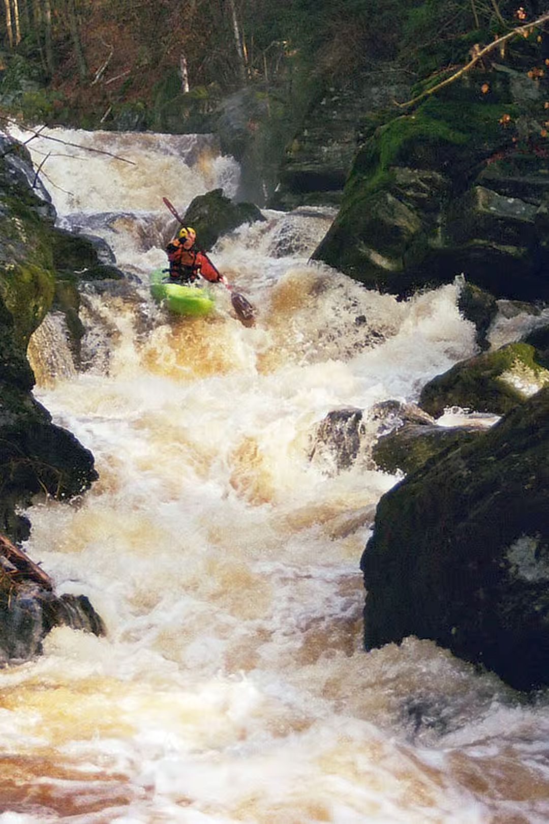 Kajak, Fluss Große Ohe, Abschnitt Steinklamm wuchtige dritte Stufe 
