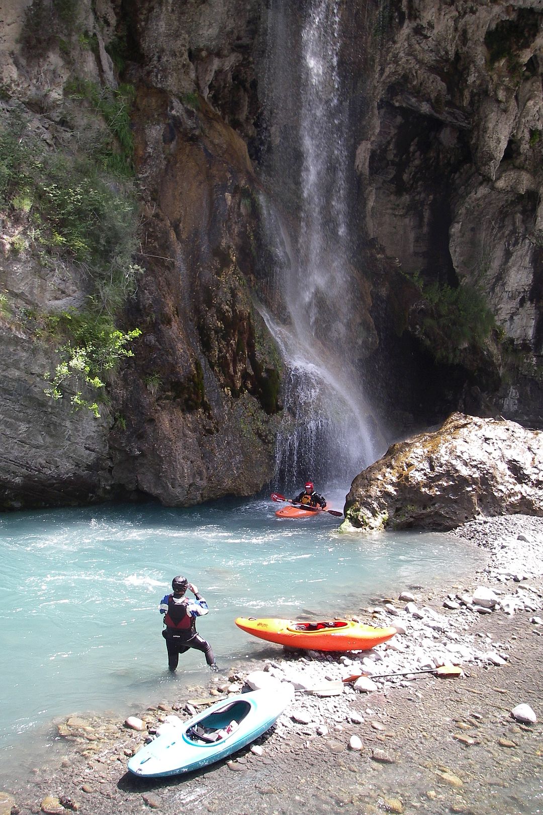 🛶 Peter F. (© Werner R. 8.7.07) Kajak, Fluss Ubaye, Abschnitt Le Lauzet - Stausee (Royalschlucht) nach dem Schleierwasserfall 🛶 Peter F.
