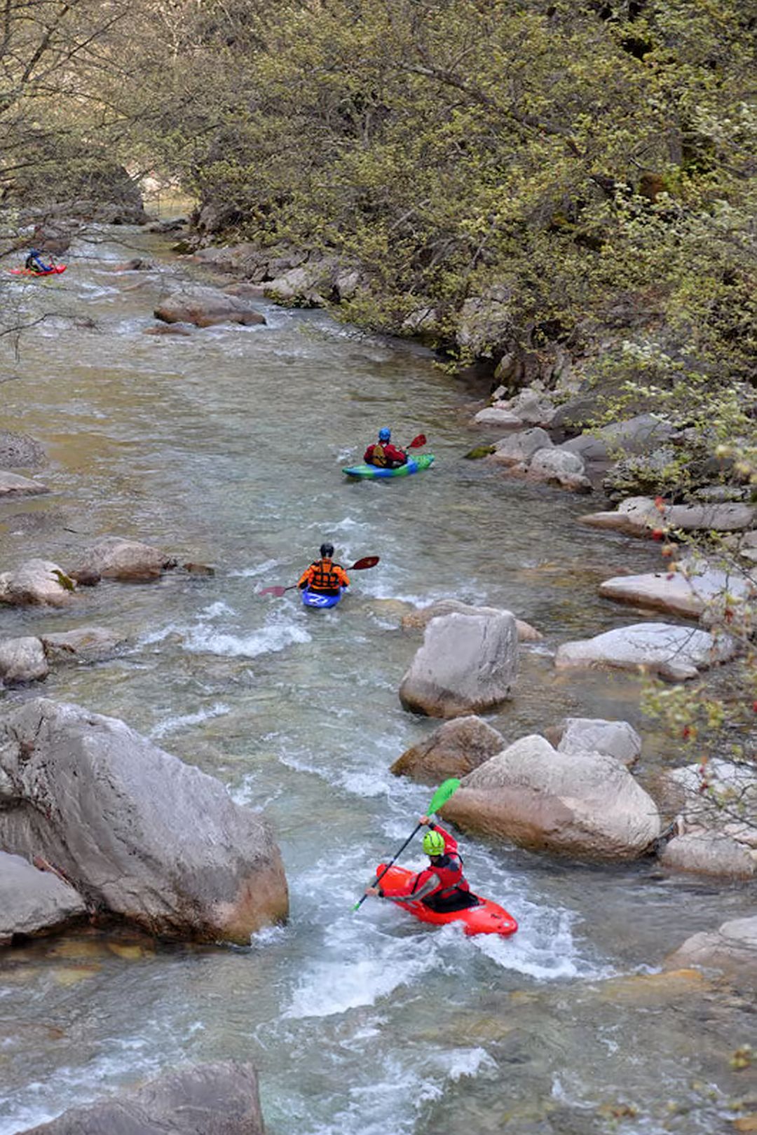 Kajak, Fluss Fidakia, Abschnitt Klamm 2012, as Wasser reicht nicht wirklich zum Paddeln 