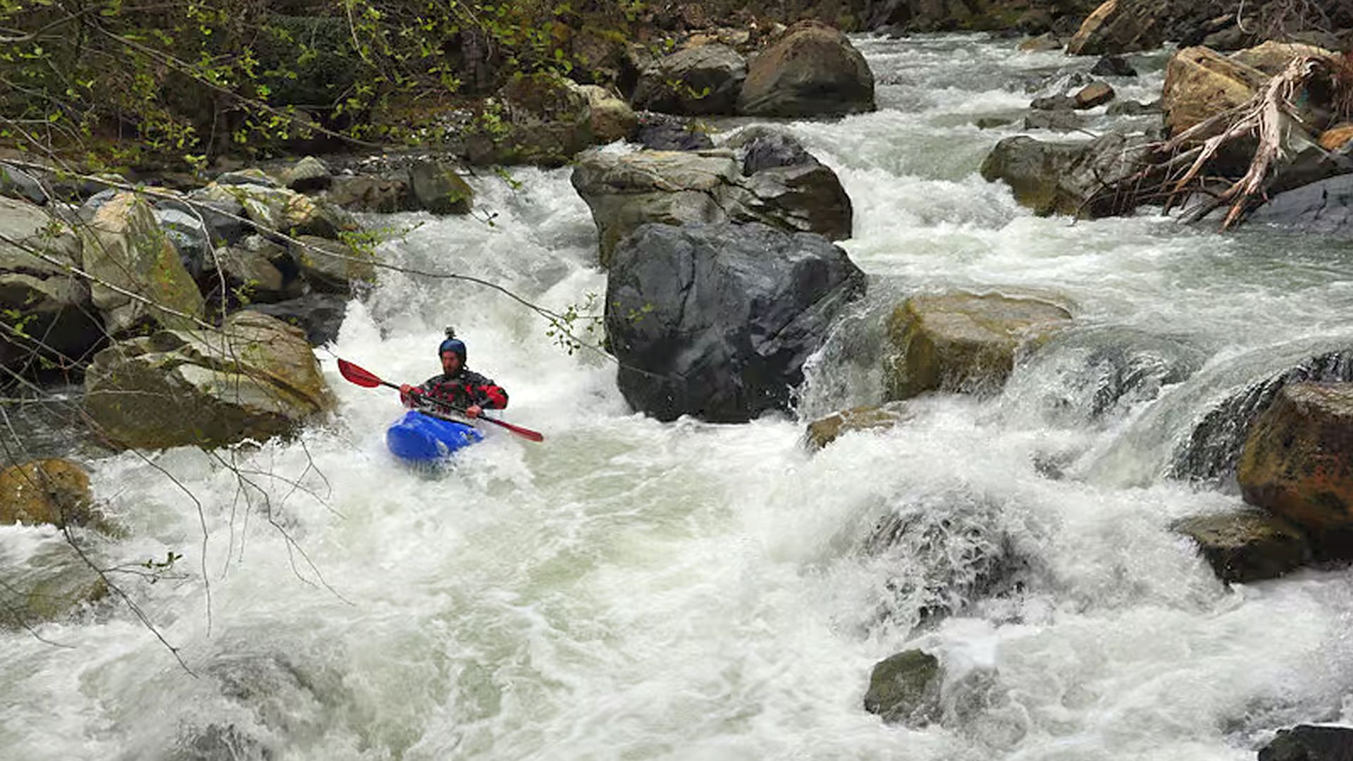 Kajak, Fluss Perivoliotiko, Abschnitt Ag. Nikolaos - Grüne Klamm (Waldschlucht) lange Katarakte 