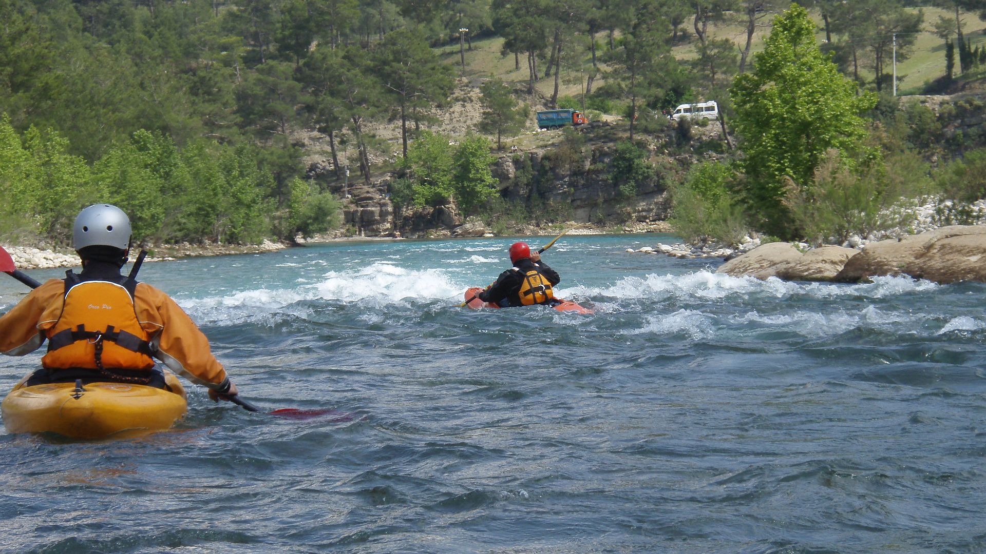 🛶 Thomas R., Peter F. (© Fabian K. 3.5.08) Kajak, Fluss Köprü, Abschnitt Oluk Köprü - Beskonak (Raftingstrecke) kurz vor dem Ausstieg 🛶 Thomas R., Peter F.