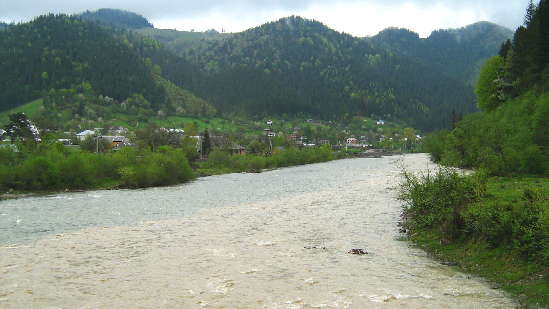Kajak, Fluss Weißer Cheremosh, Abschnitt Yablunytsia - Mündung