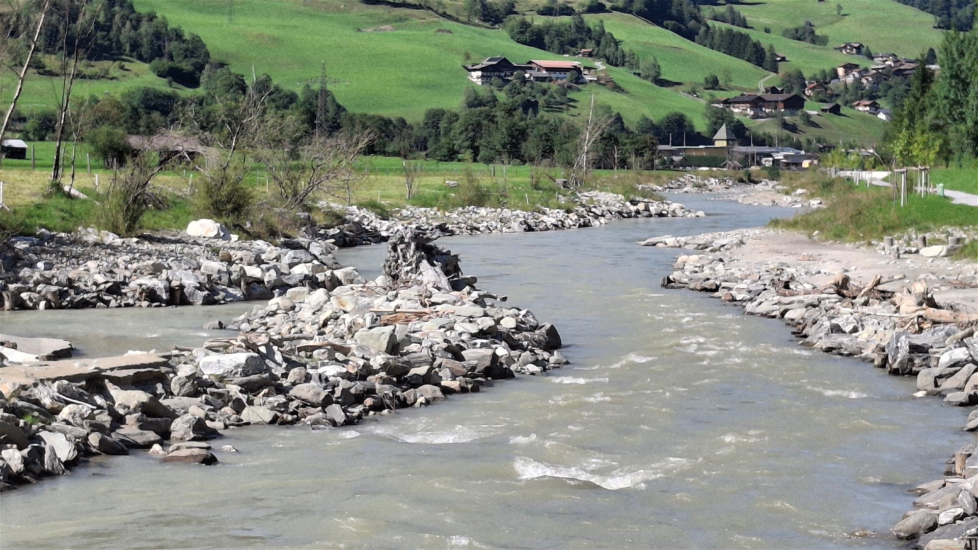 Kajak, Fluss Gasteiner Ache, Abschnitt Bad Bruck - Breitenberg schöne Strecke unterhalb Hofgastein 