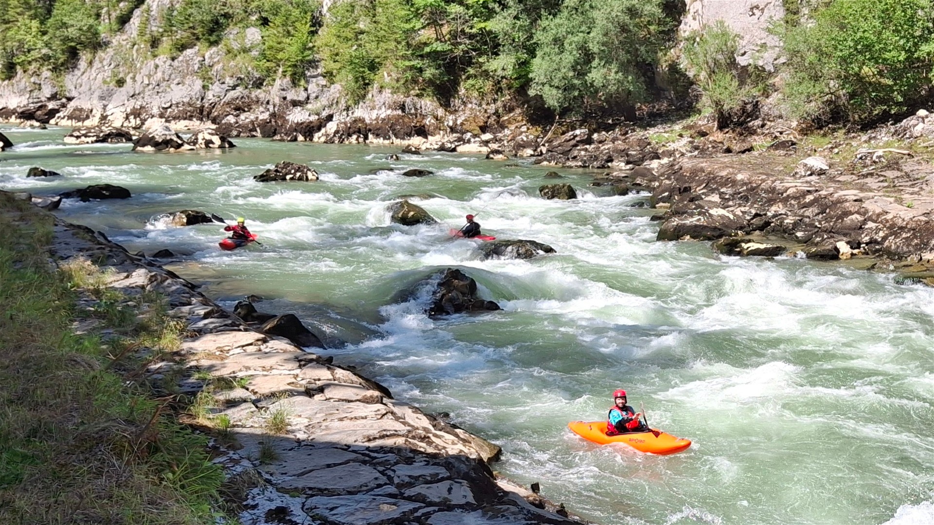 Kajak, Fluss Enns, Abschnitt Gstatterbodenstrecke Nach dem Gesäuseeingang 