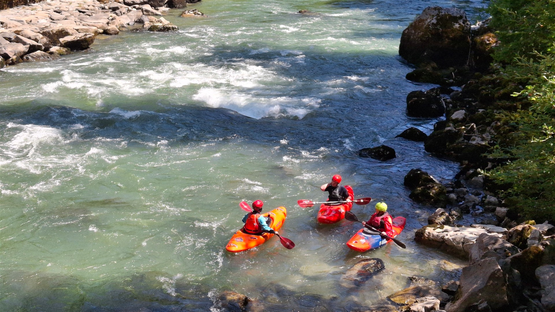 Kajak, Fluss Enns, Abschnitt Gstatterbodenstrecke Einstiegstelle nach dem Gesäuseeingang 