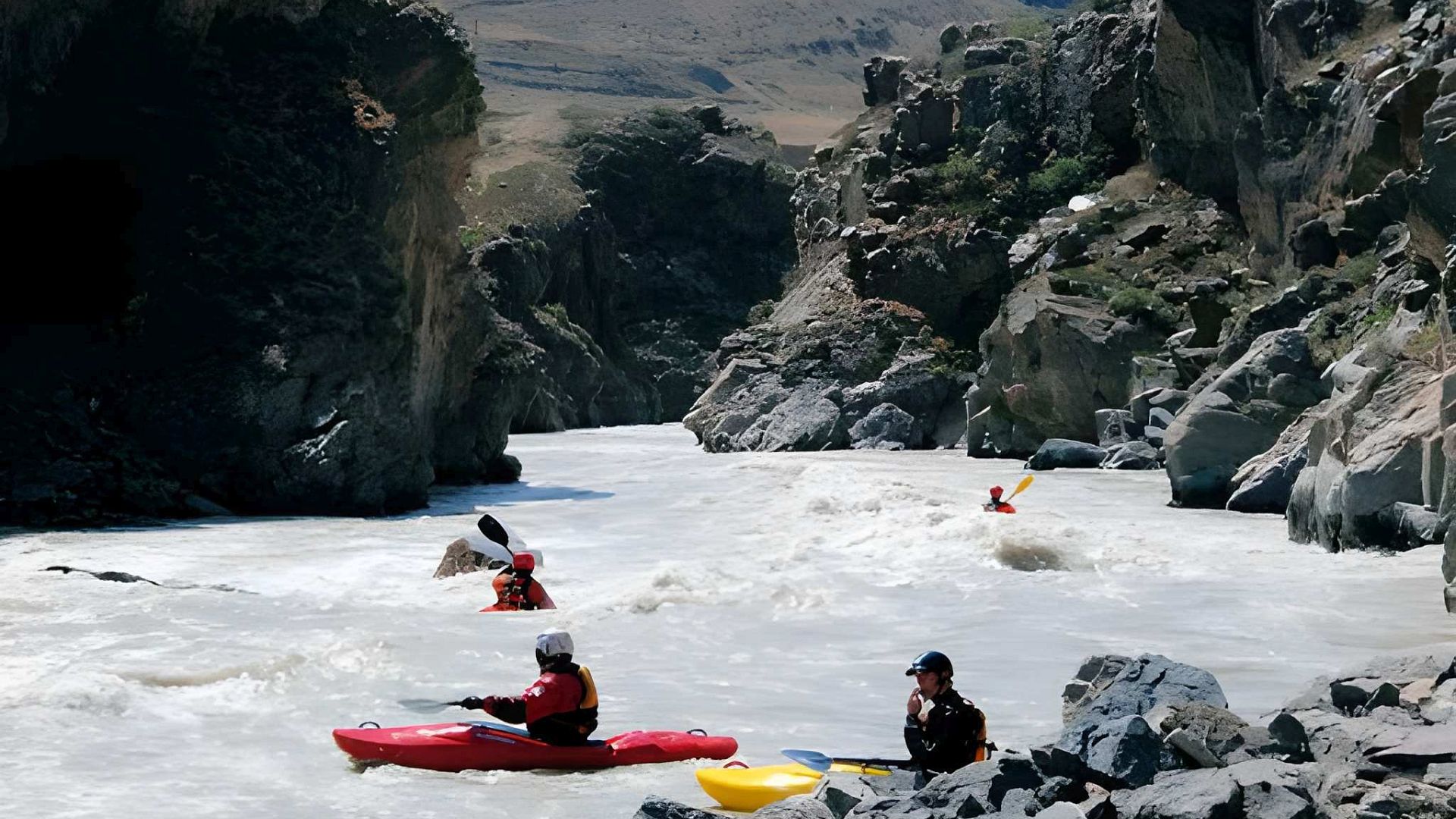© Wolfgang A. 11.8.08 Kajak, Fluss Chui, Abschnitt Boom Gorge nach der Mündung des Chong-Kemin