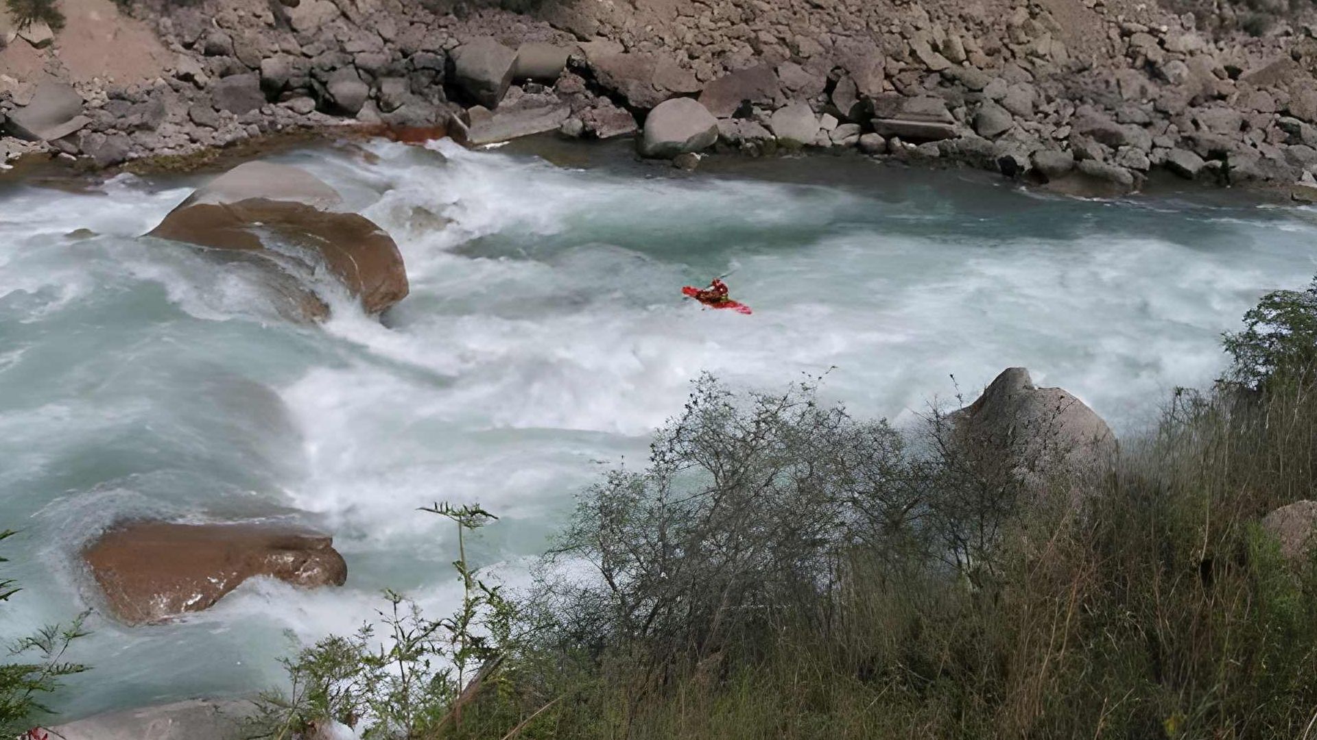 Kajak, Fluss Kekemeren, Abschnitt Susamyr Ebene - Kyzyl-Oi (Oberster) im Katarakt 