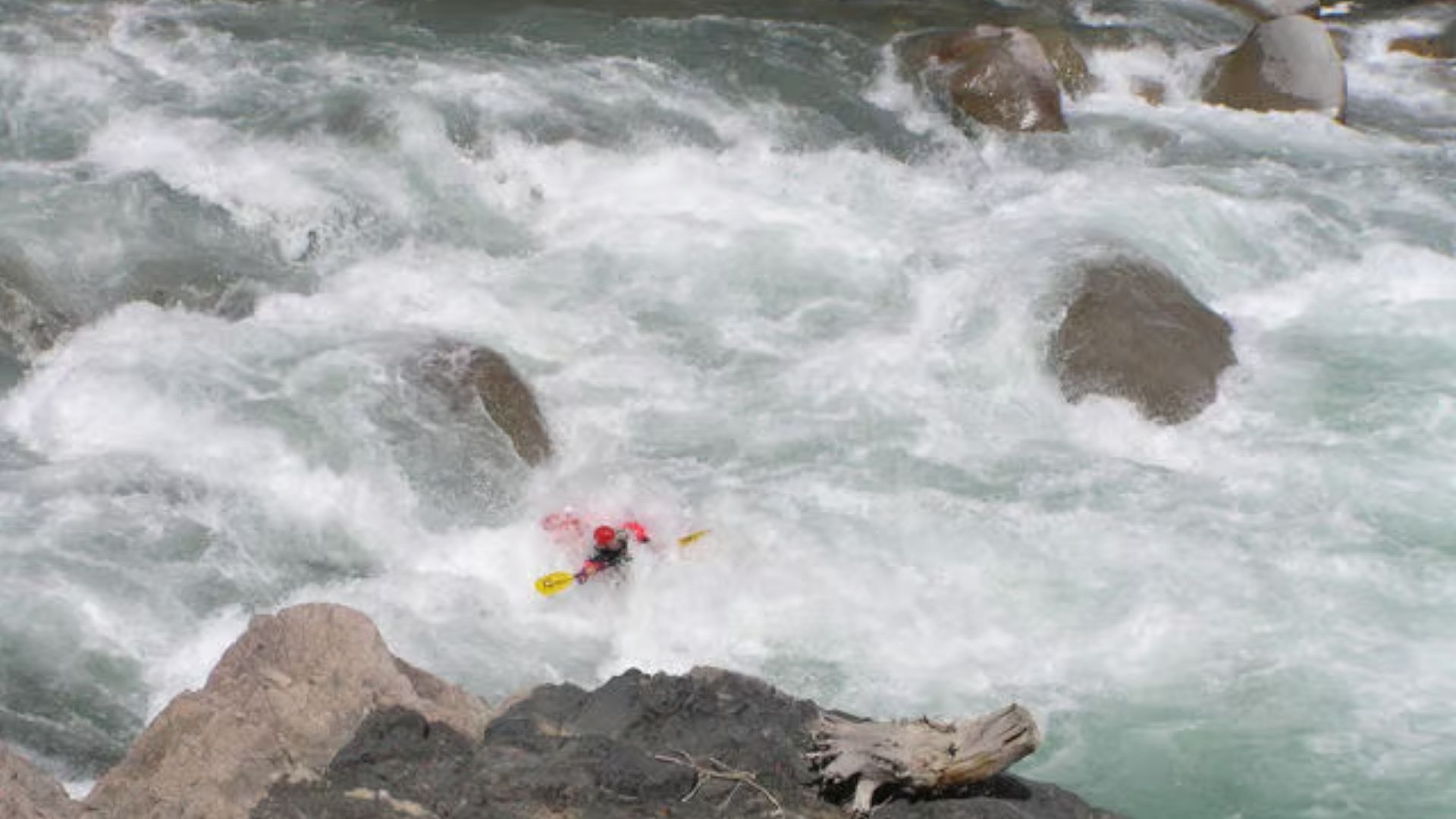 © Wolfgang A. 9.8.08 Kajak, Fluss Kekemeren, Abschnitt Kyzyl-Oi - Sanddüne noch ein Katarakt