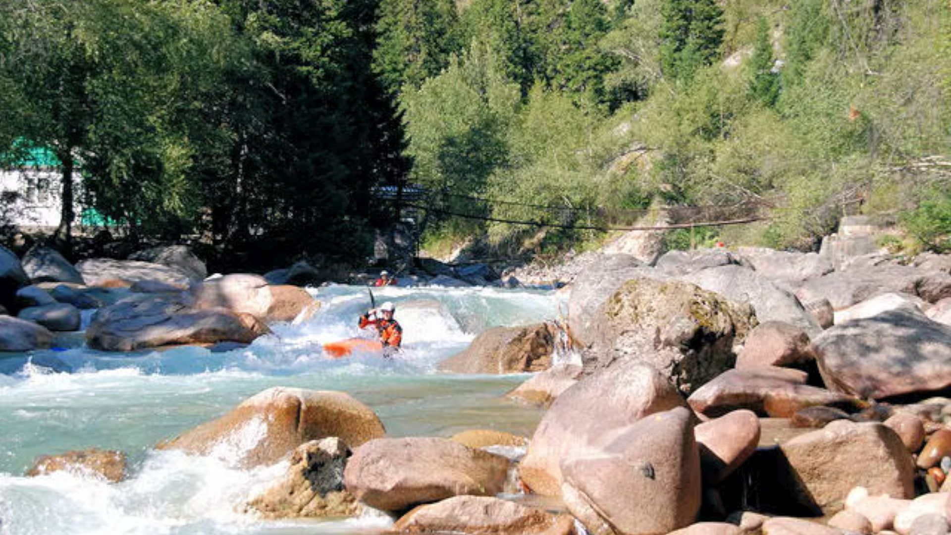 © Wolfgang A. 7.8.08 Kajak, Fluss Chychkan, Abschnitt Oberer Abschnitt erste Stufen nach etwa 1km